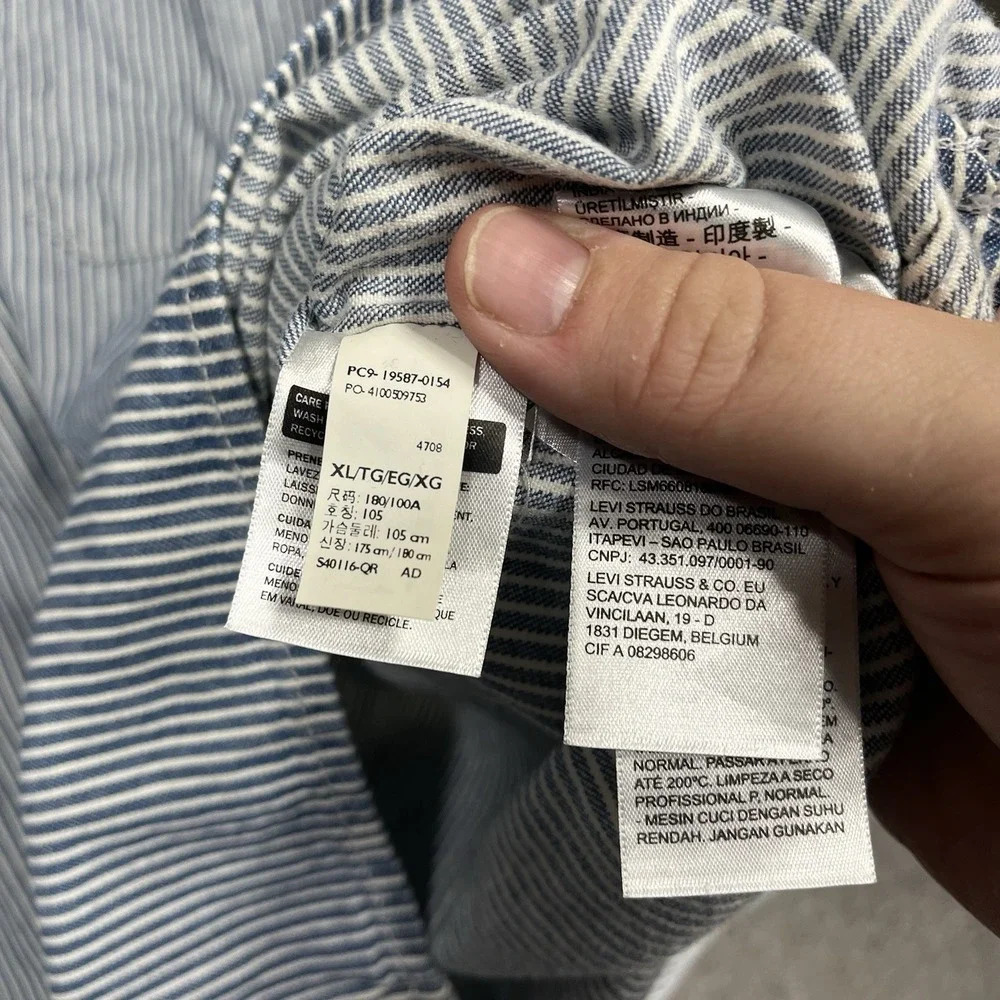 Levis levis shirt